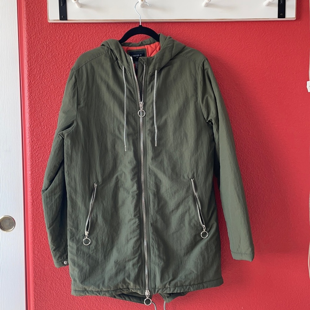 Semi long coat with draw string!